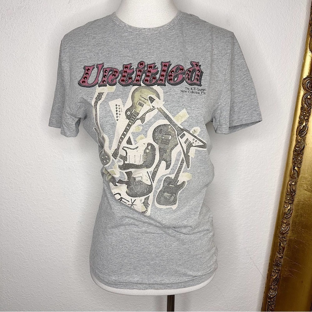 ICE Iceberg Women's Untitled Guitar Grey & Red Sequin Short Sleeve Tee Size S